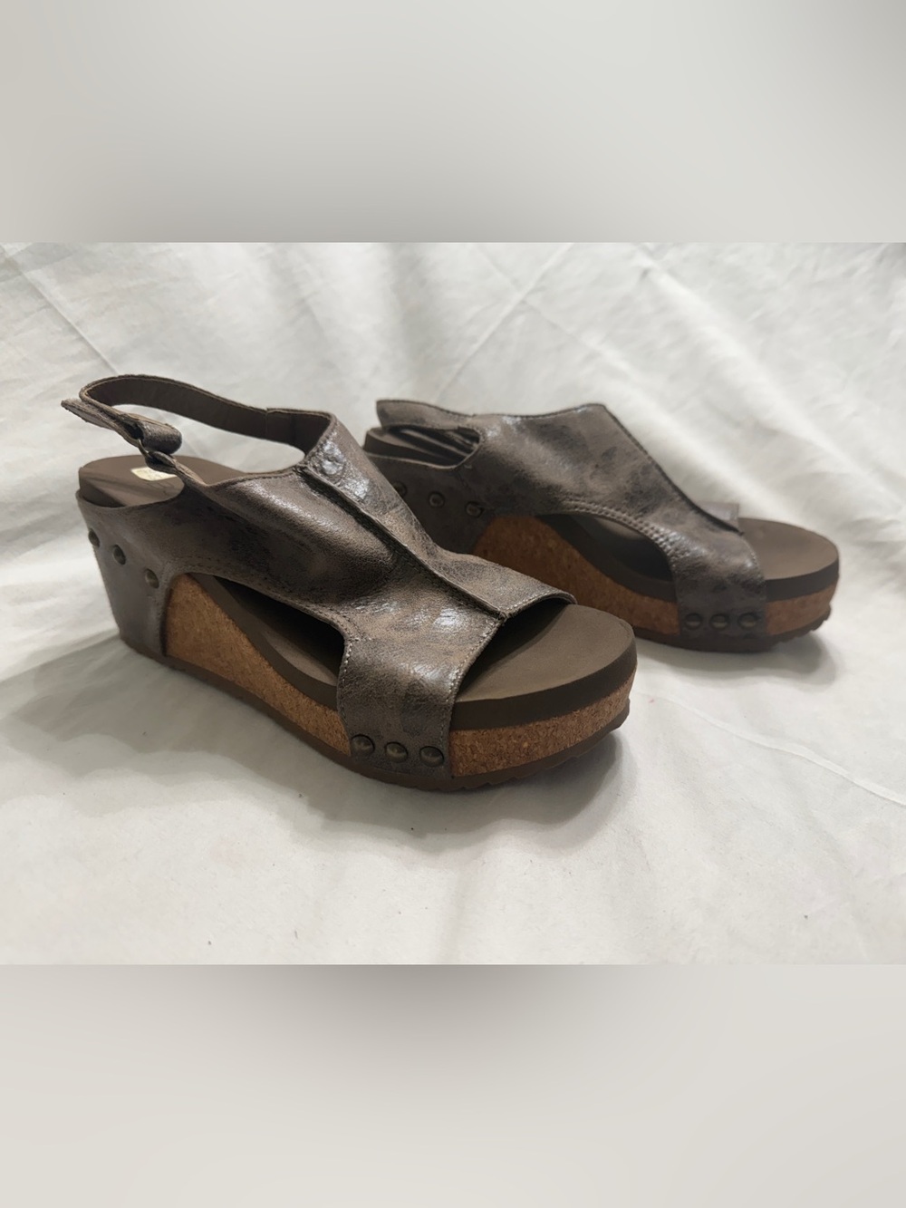 ✨ Corkys Boutique London Wedge Sandals Size 8 Metallic Distressed Boho Shoes ✨
